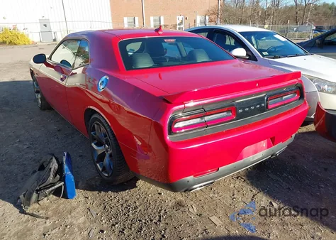 2015 Dodge Challenger R/T Plus z USA, uszkodzony, nr VIN 2C3CDZBT1FH910598